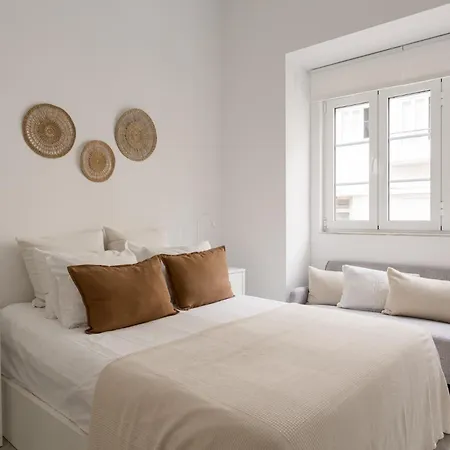 Stylish 2-bedroom With Terrace In Alcantara Lägenhet *