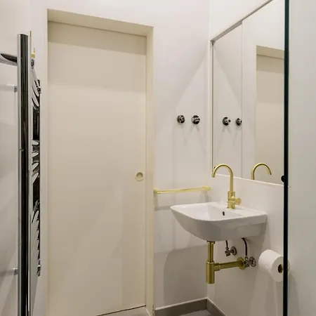 Stylish 2-bedroom With Terrace In Alcântara Apartamento Lisboa