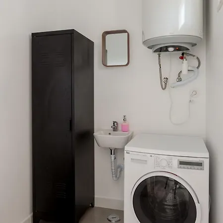 Apartamento Stylish 2-bedroom With Terrace In Alcântara