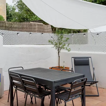 Stylish 2-bedroom With Terrace In Alcântara Lisboa