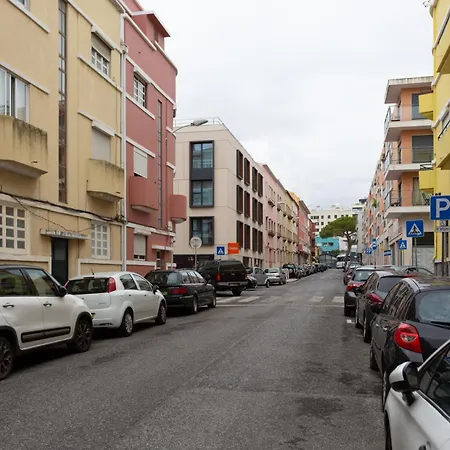 Stylish 2-bedroom With Terrace In Alcântara * Lisboa