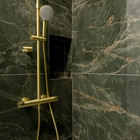 Apartamento Stylish 2-bedroom With Terrace In Alcântara Lisboa