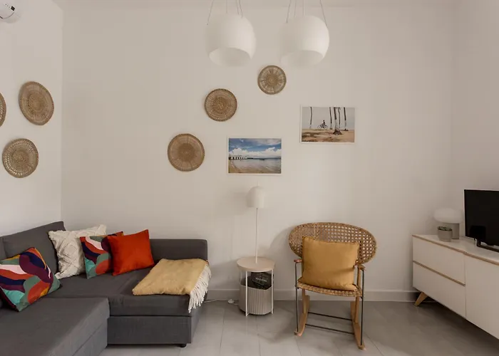 Stylish 2-bedroom With Terrace In Alcantara Lägenhet *