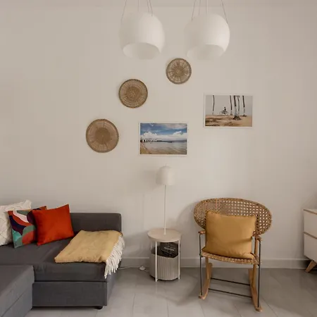 Stylish 2-bedroom With Terrace In Alcantara Apartmán *