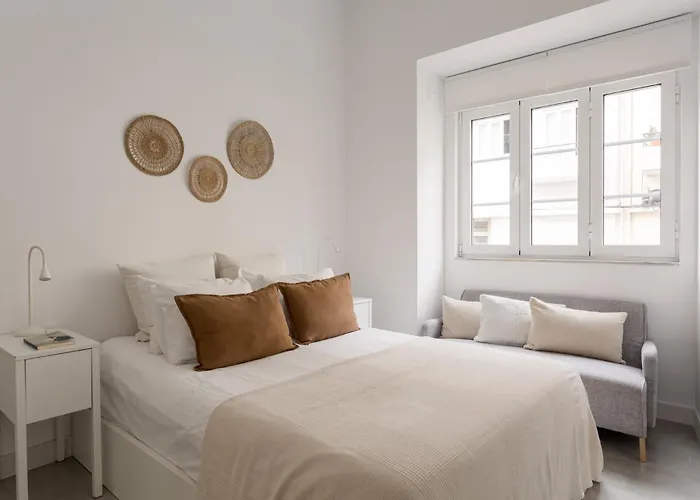 Stylish 2-bedroom With Terrace In Alcantara Apartment *