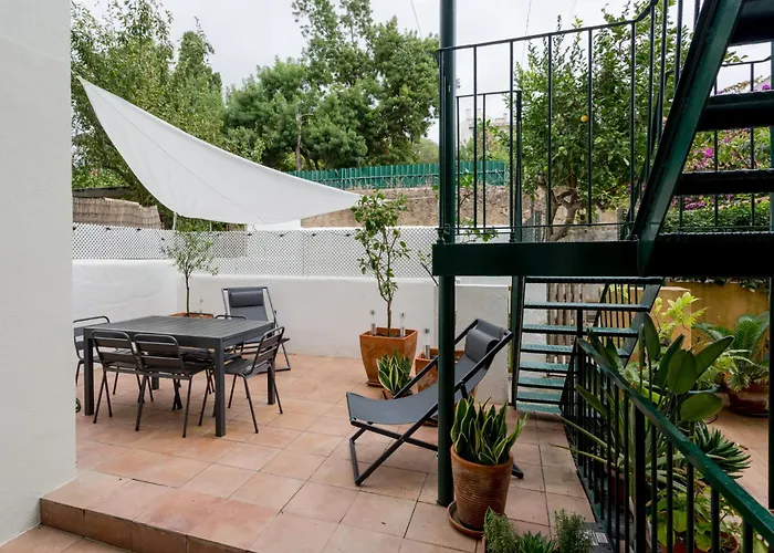 Apartment Stylish 2-bedroom With Terrace In Alcantara *
