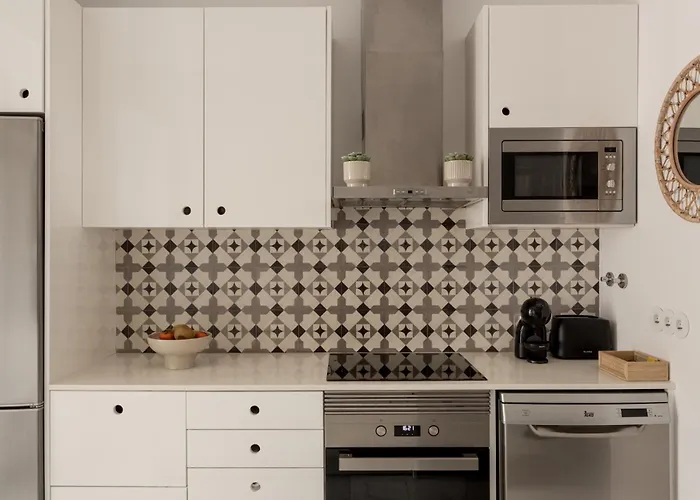 Stylish 2-bedroom With Terrace In Alcantara *