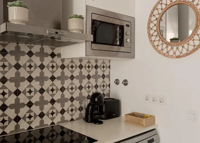 Stylish 2-bedroom With Terrace In Alcantara Apartment Lissabon